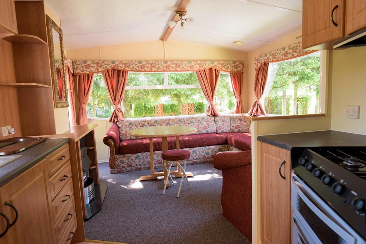 Кемпінг Holiday Lodge