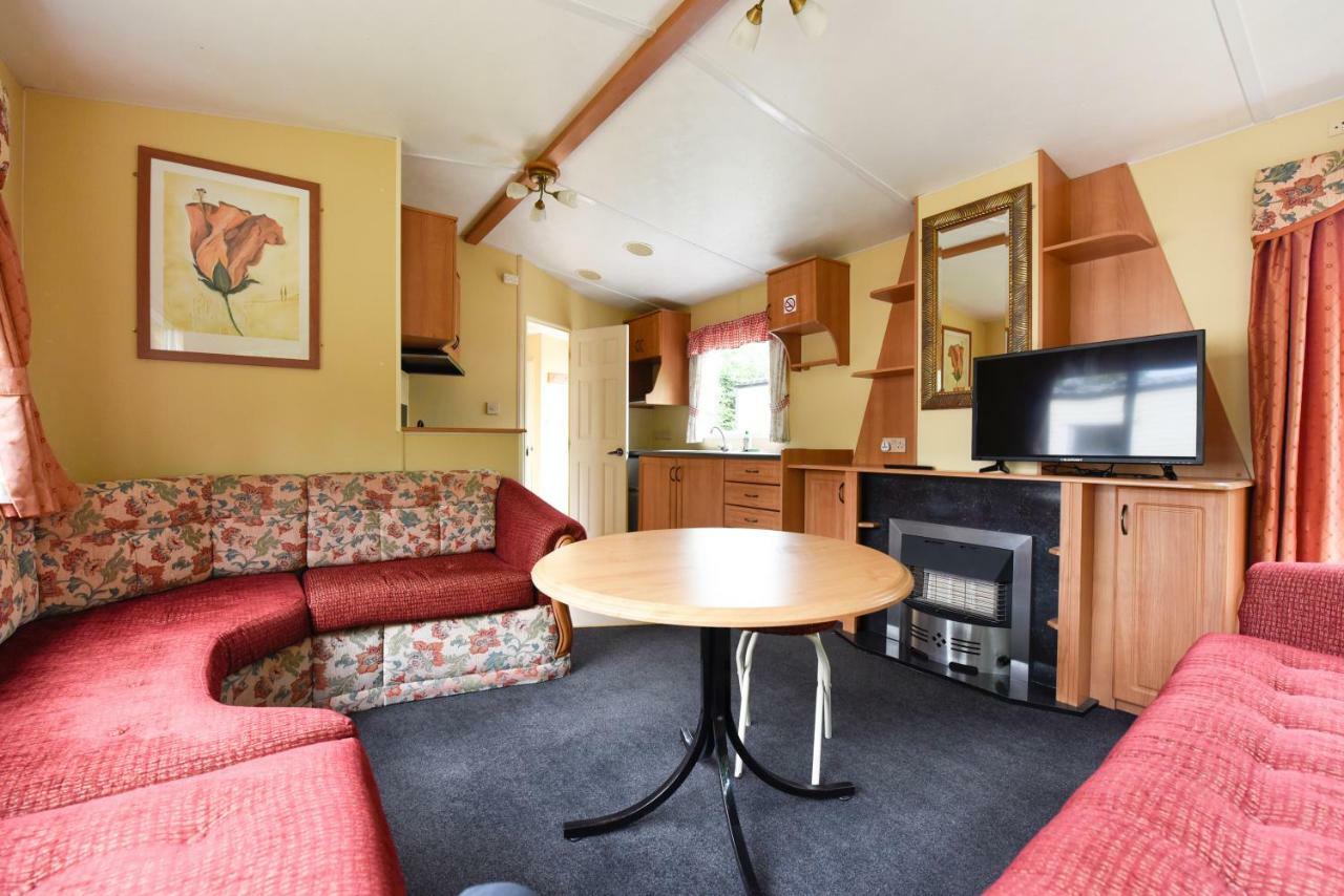 Holiday Lodge *